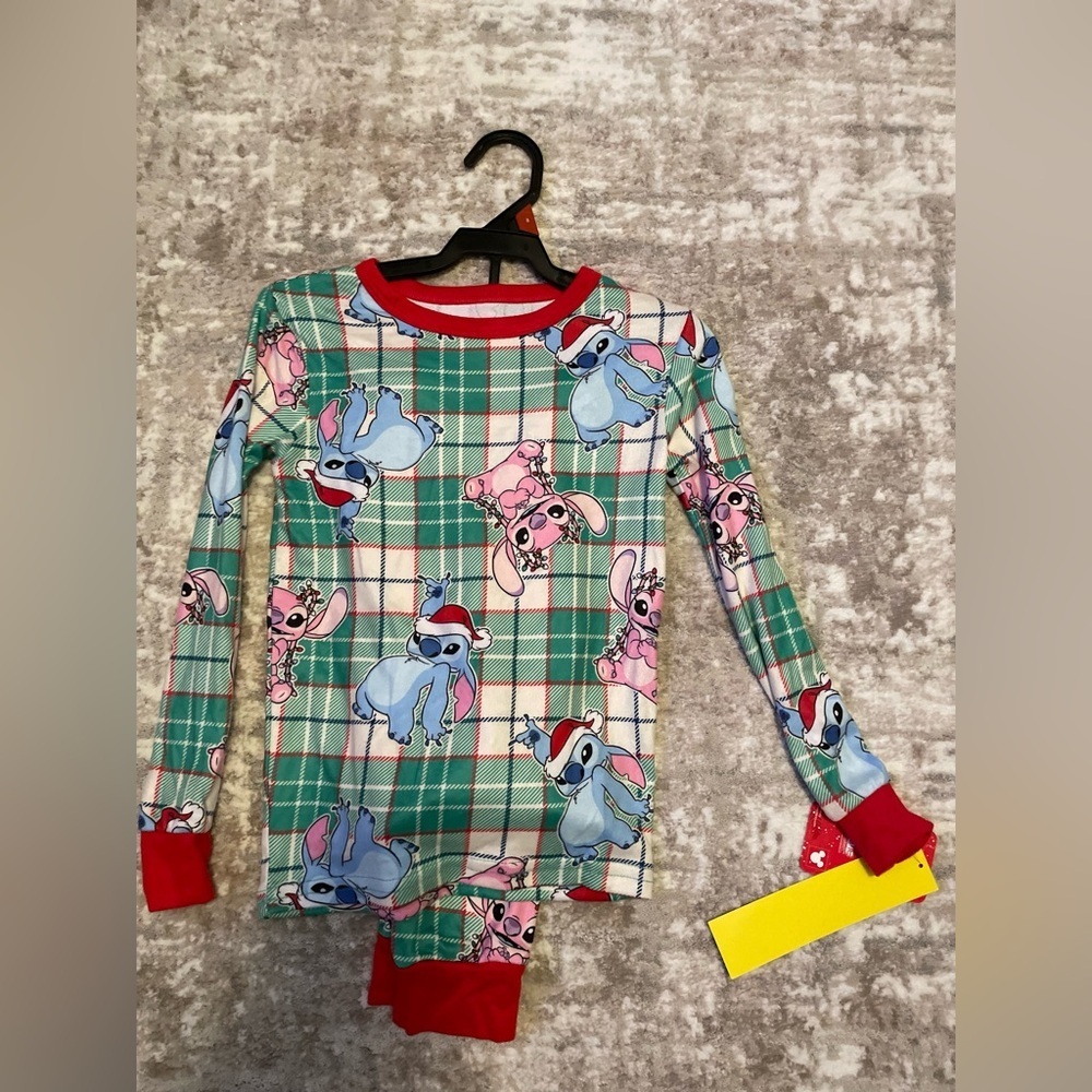 Disney Holiday Stitch Kids Pajama Set - Green and Red size 8-NWT